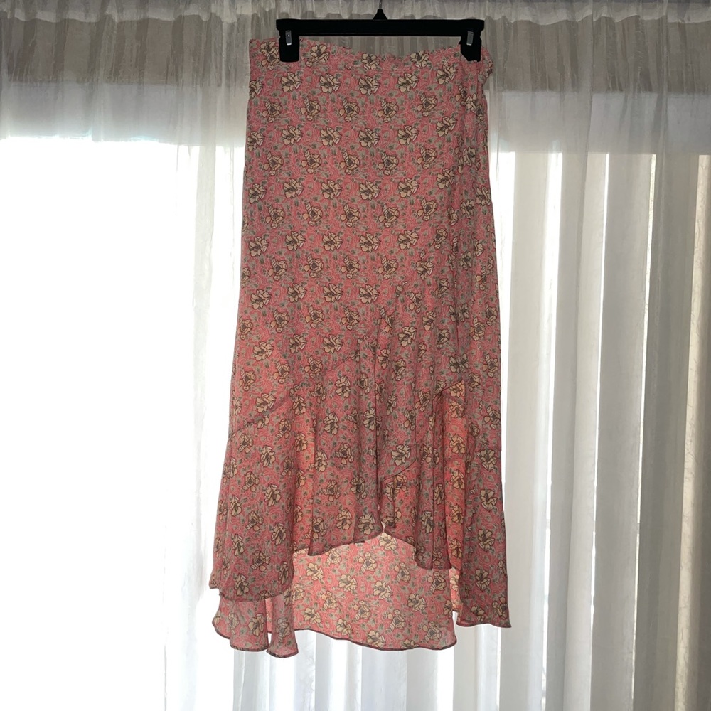 Max Studio beautiful skirt. New with tags. Perfect for summer.